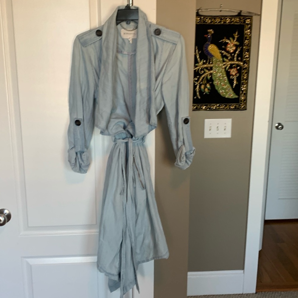 Light denim jacket. Size medium. BCBG generation.